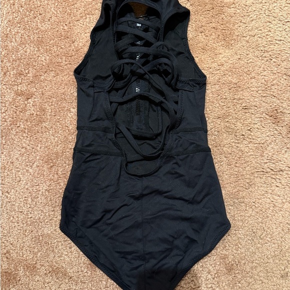 Black Strappy Back Leopard - Picture 1 of 4